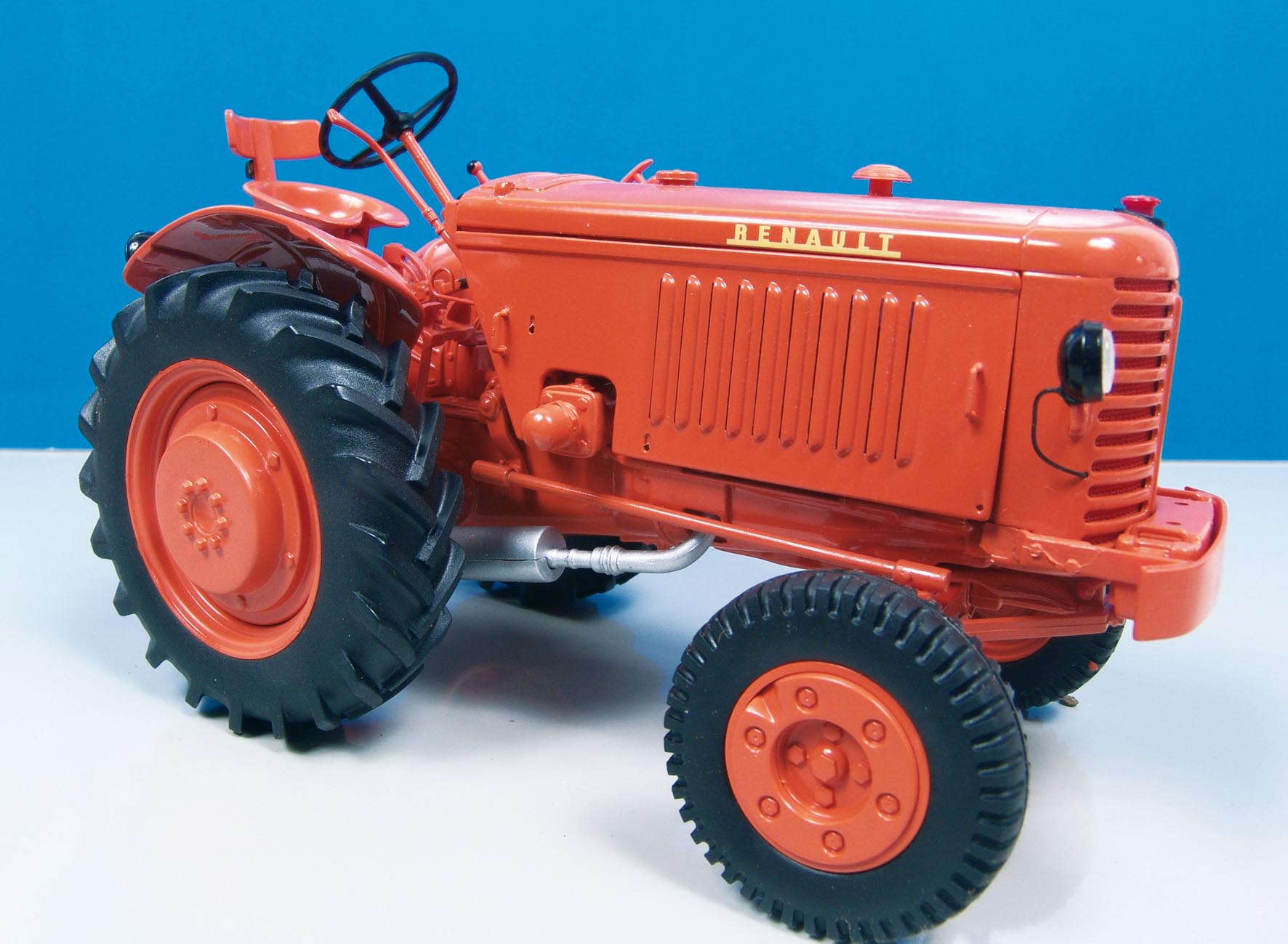 Tracteur Renault R 3042 1950 - 1/43 MINIATURE COLLECTION UNIVERSAL